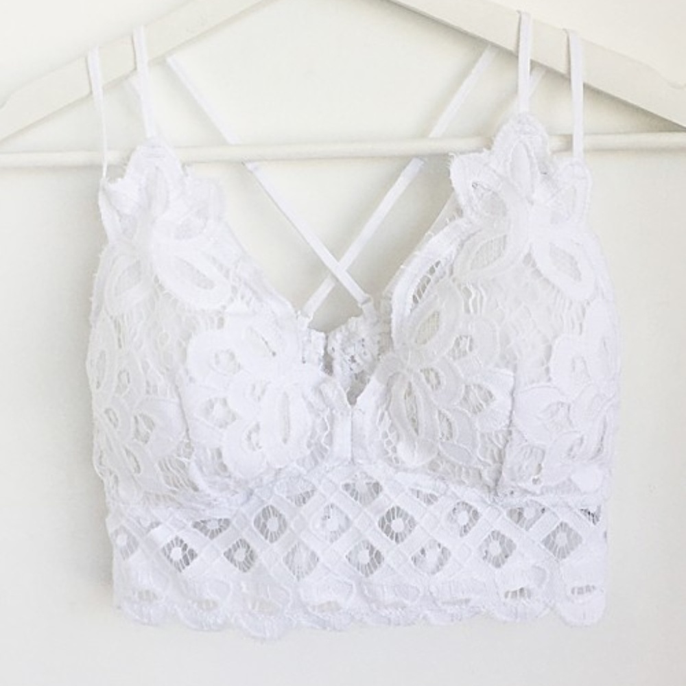XOXO Scalloped Lace Bralette - White